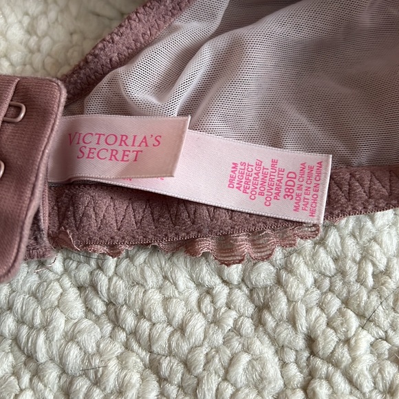 Victoria’s Secret Blush Lace Dream Angels Perfect Coverage Bra - Picture 4 of 4